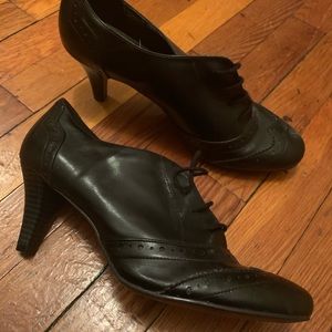 Women’s heeled lace up shoes - work casual heels